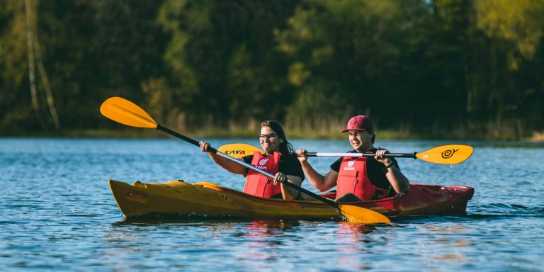 What to Wear Kayaking: Beginner’s Clothing Guide 2025