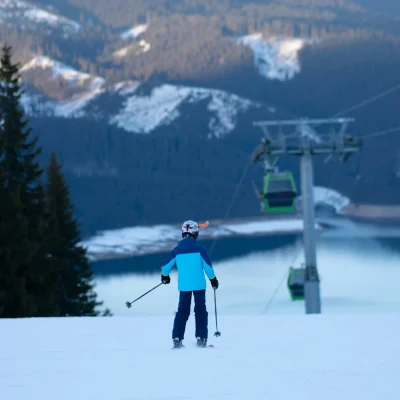 Complete Winter Skiing Equipment Guide 2025: From Beginner to Expert