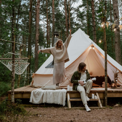Romantic Glamping Destinations for Couples (2025 Guide)