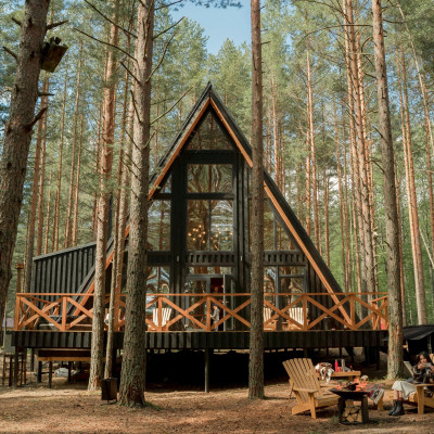 Best Glamping Sites in Oregon (2025) – Forest Yurts, Coastal Cabins & Mountain Retreats