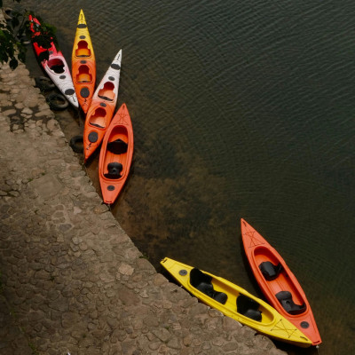 Essential Kayaking Gear for Beginners: Must-Have Checklist (2025)