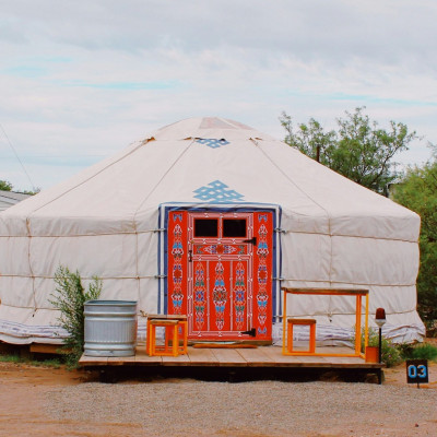 Best Glamping Sites in Texas (2025) – Hill Country Domes, Desert Retreats & Lakeside Tents